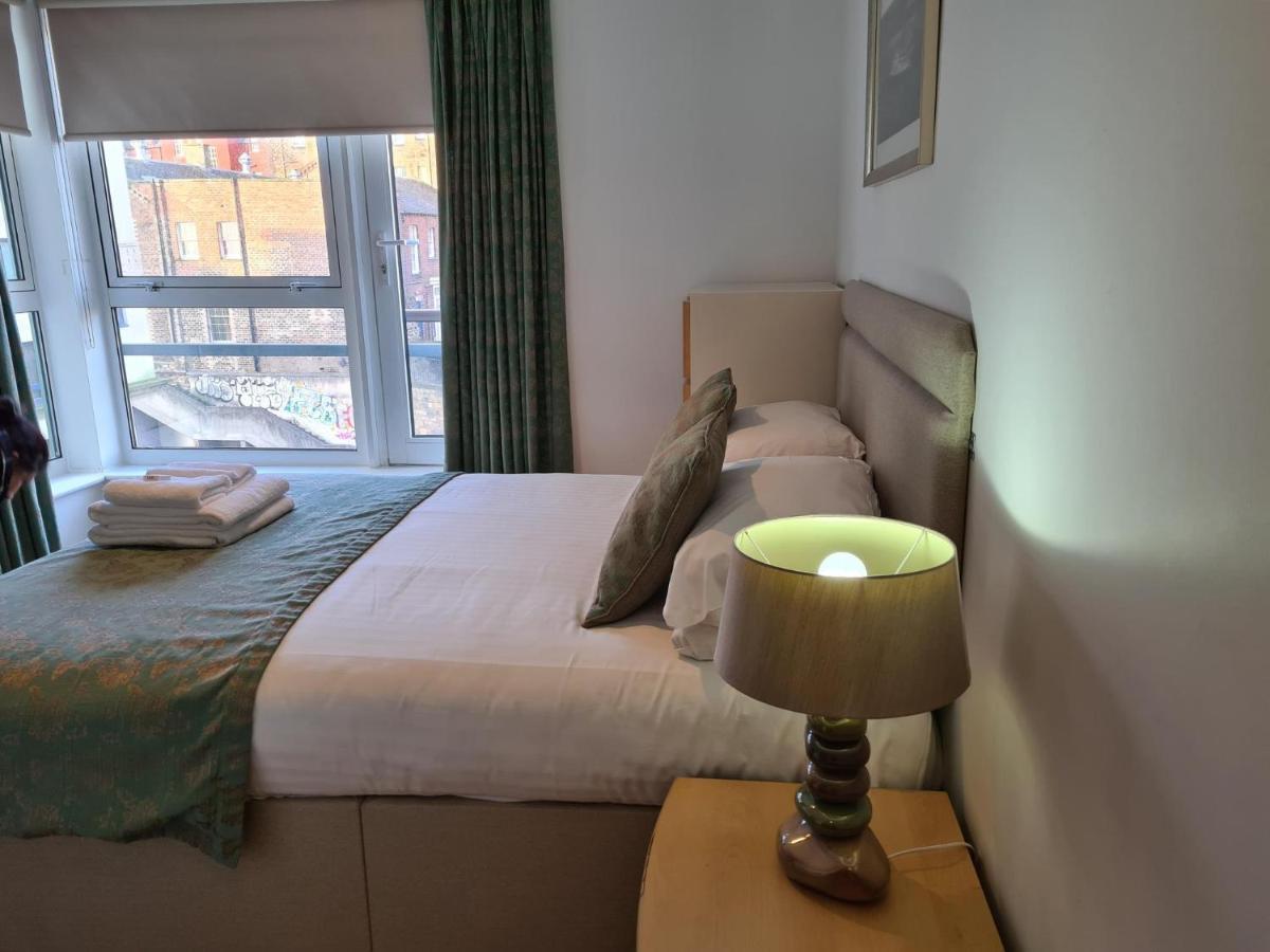Apartamento The Park - Holyrood Road With Free Parking Edimburgo Exterior foto