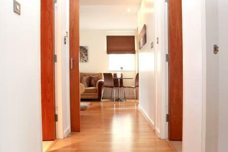 Apartamento The Park - Holyrood Road With Free Parking Edimburgo Exterior foto