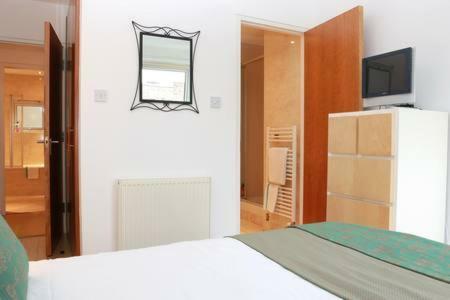 Apartamento The Park - Holyrood Road With Free Parking Edimburgo Exterior foto